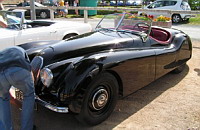 Jaguar XK140, 1957 (photo prise a Amberieux, 08-2012) (1)
